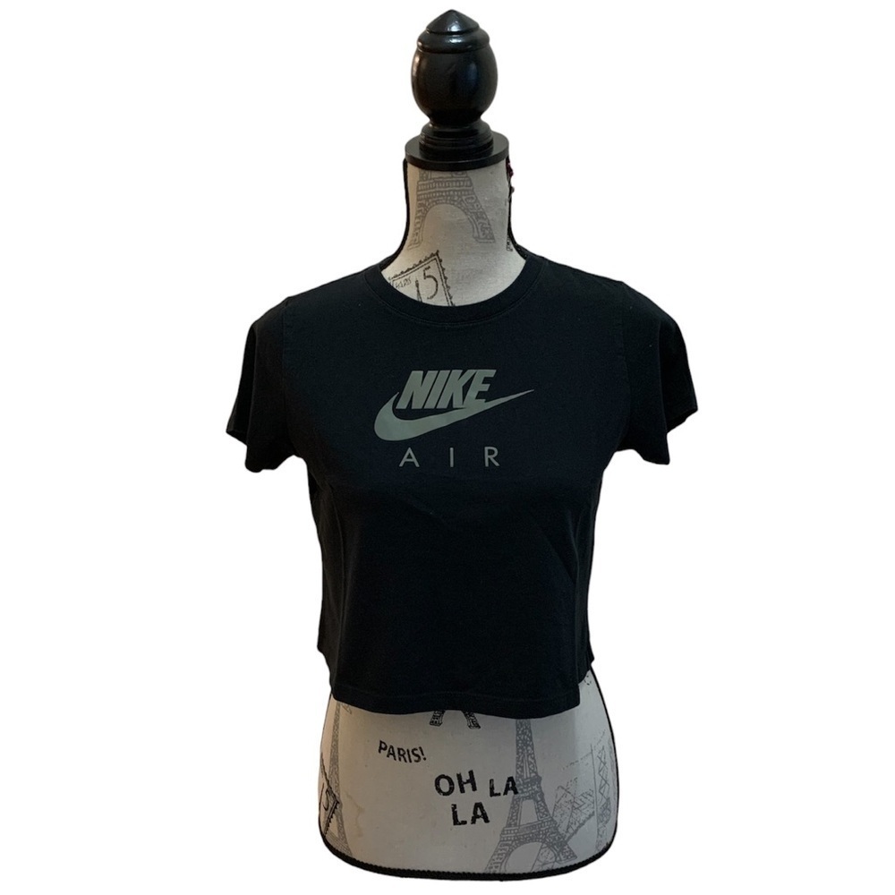 Nike XS Cropped Tee Shirt